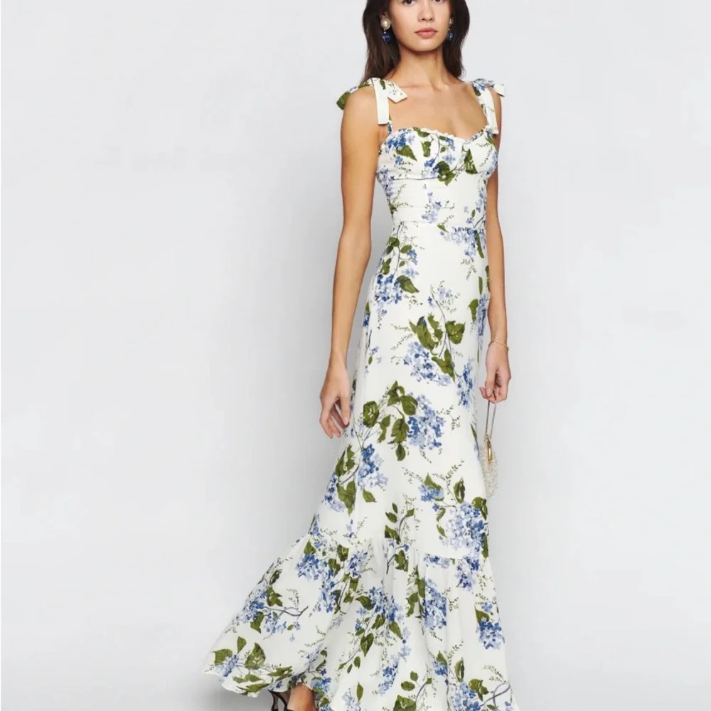 Reformation Jaden Hydrangea dress size 4 - Picture 5 of 8